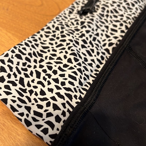 Lululemon fast and free crop, 23” with fun design - Picture 3 of 3